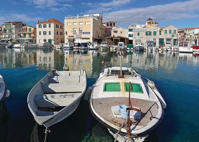 Stunning Apartment In Vodice Apartamento *